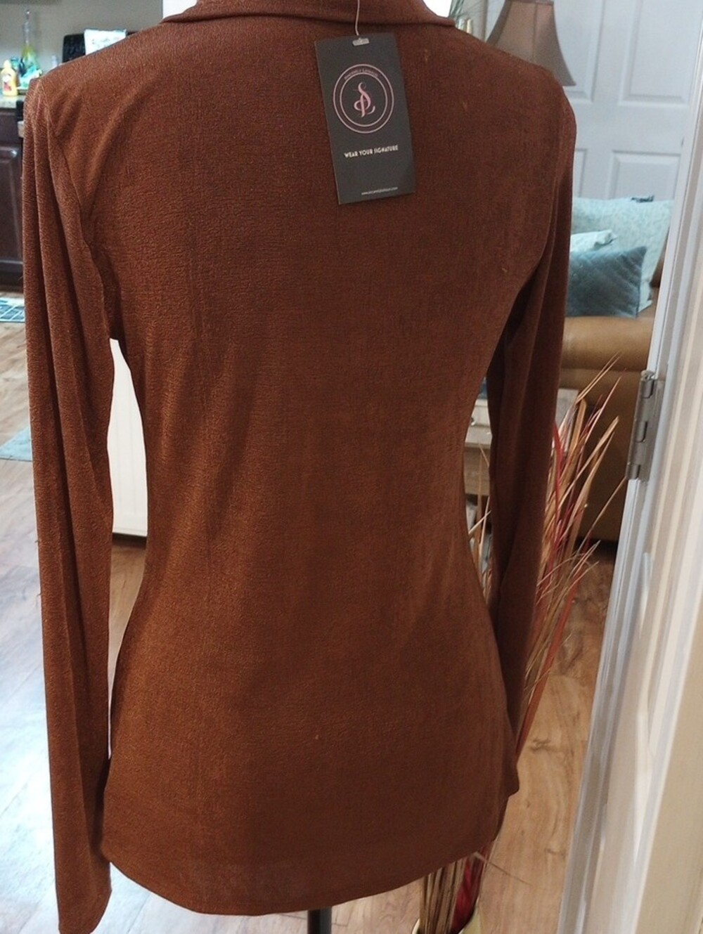 Long-Sleeve Ruched Button Front Dress in Rust - Picture 5 of 7